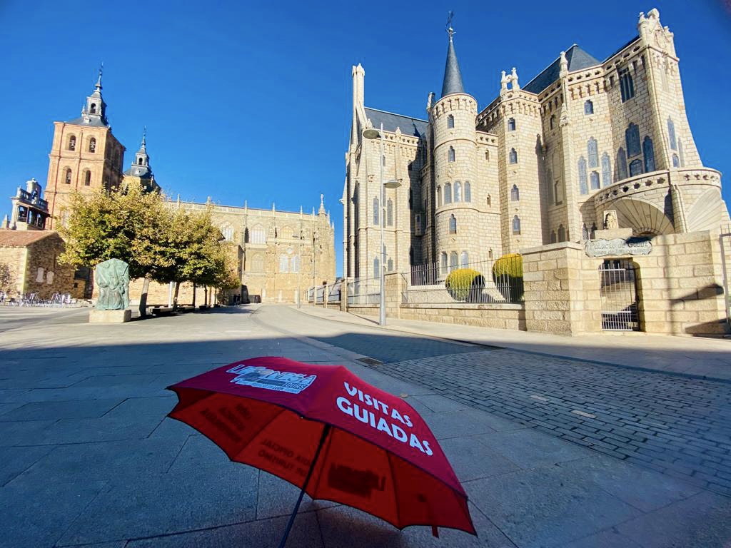 Visita guiada privada que combina la ciudad de Astorga y el Palacio Episcopal de Antonio Gaudí.